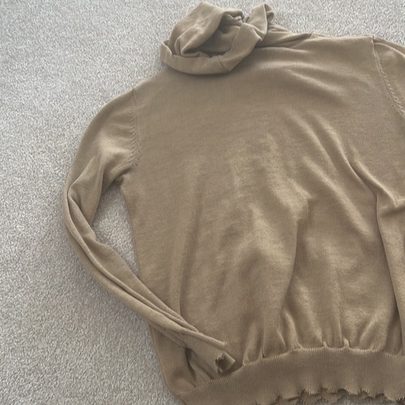 Zara Hoodie - Picture 6 of 6